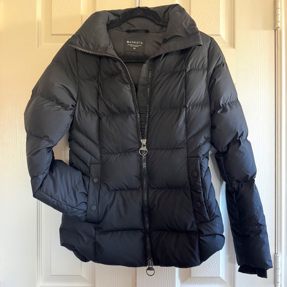 Athlete warm puffy black jacket XS